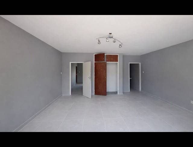 1 BEDROOM FLAT FOR SALE IN VEREENIGING CENTRAL